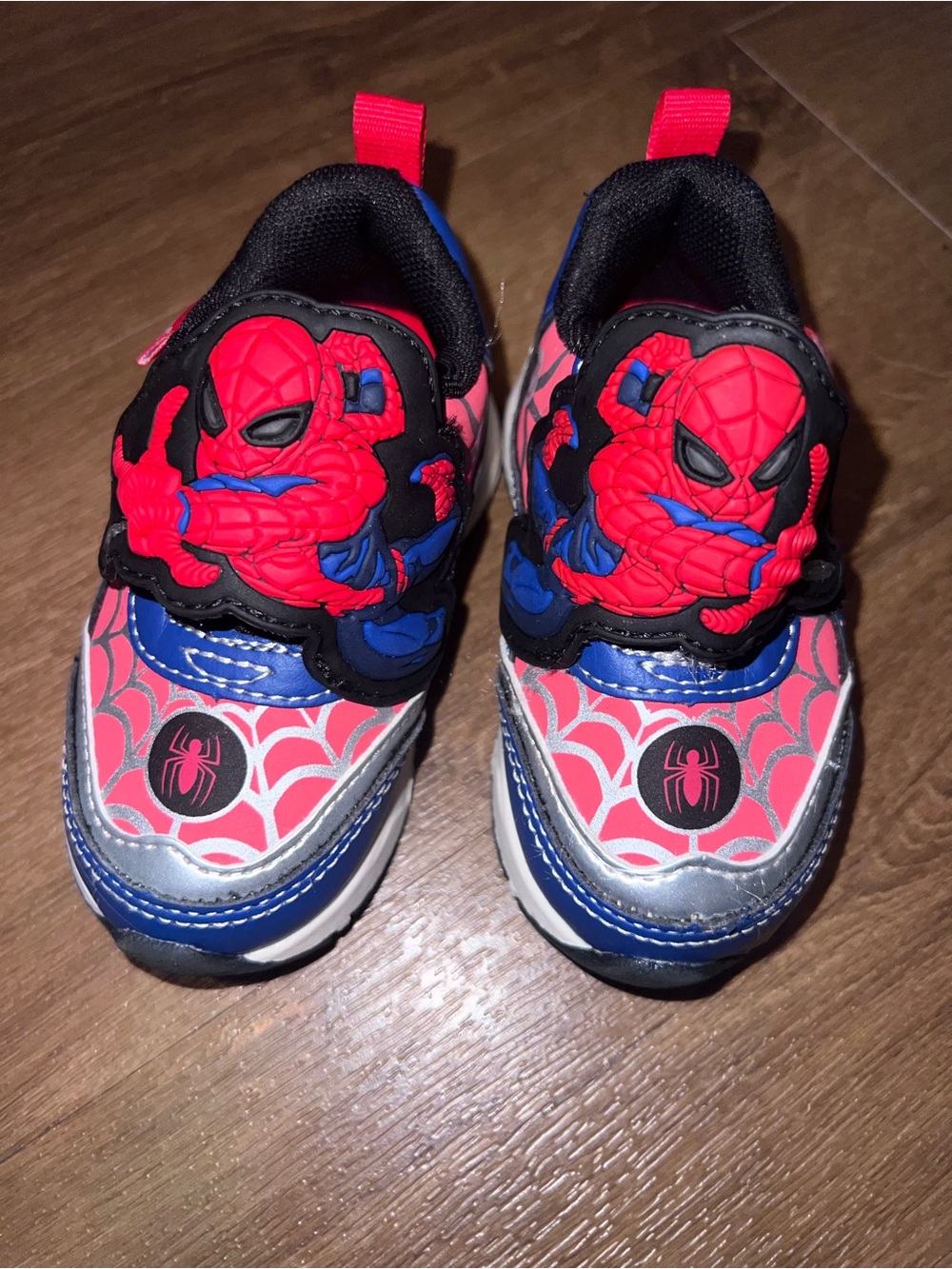 Kids size 5 Spider-Man Light-Up Sneakers in Red and Blue